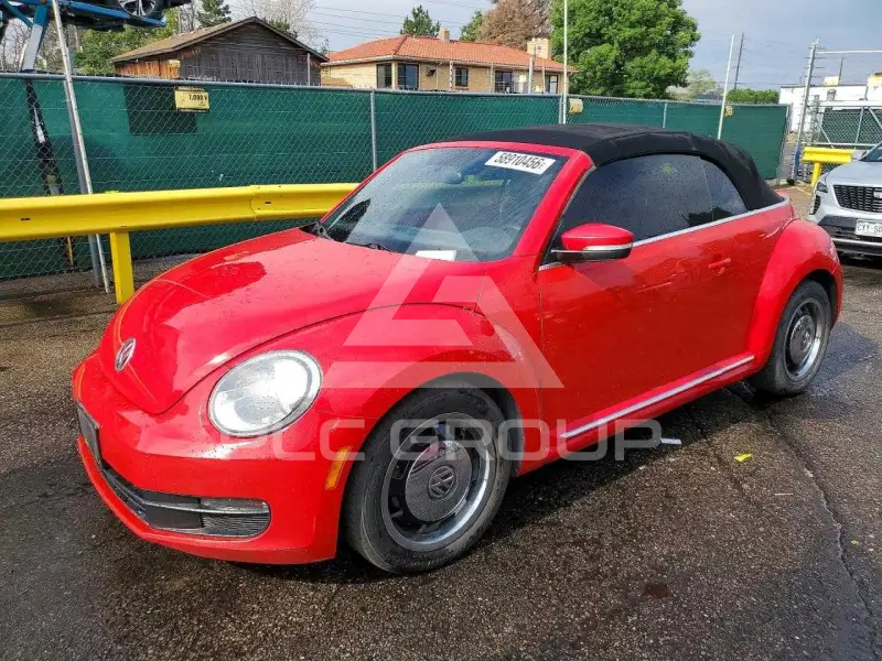 2013 Volkswagen BEETLE фото