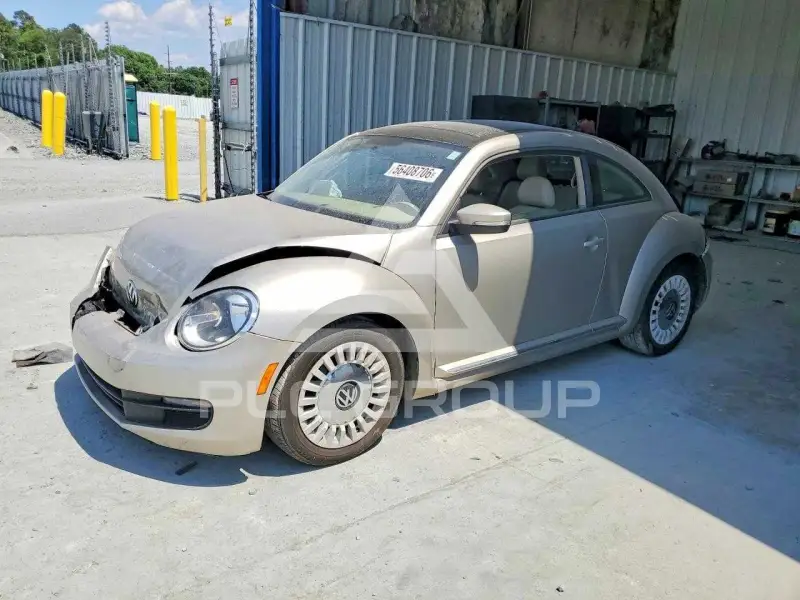 2013 Volkswagen BEETLE фото