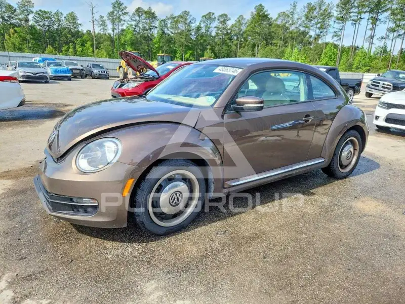 2013 Volkswagen BEETLE фото