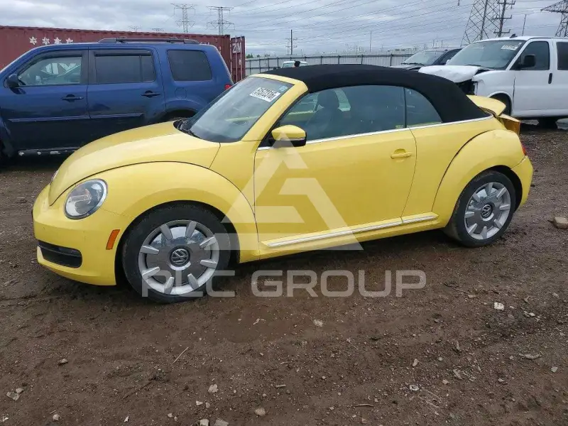 2013 Volkswagen BEETLE фото