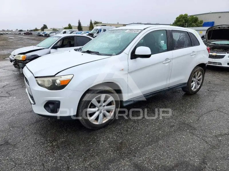 2014 Mitsubishi OUTLANDER photo