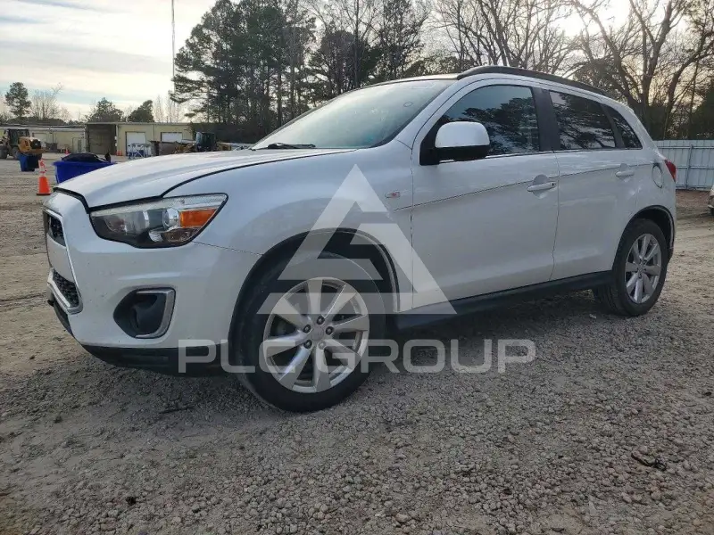 2014 Mitsubishi OUTLANDER фото