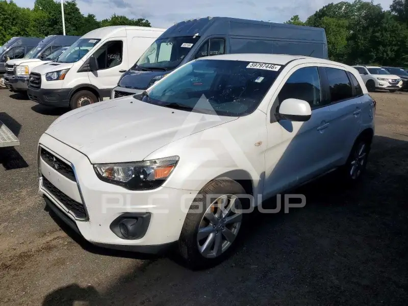 2014 Mitsubishi OUTLANDER фото