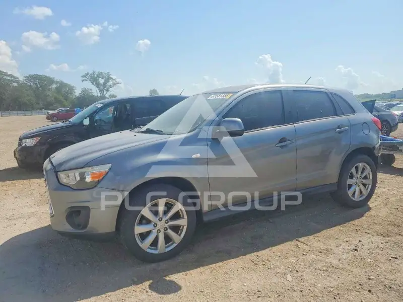 2014 Mitsubishi OUTLANDER photo