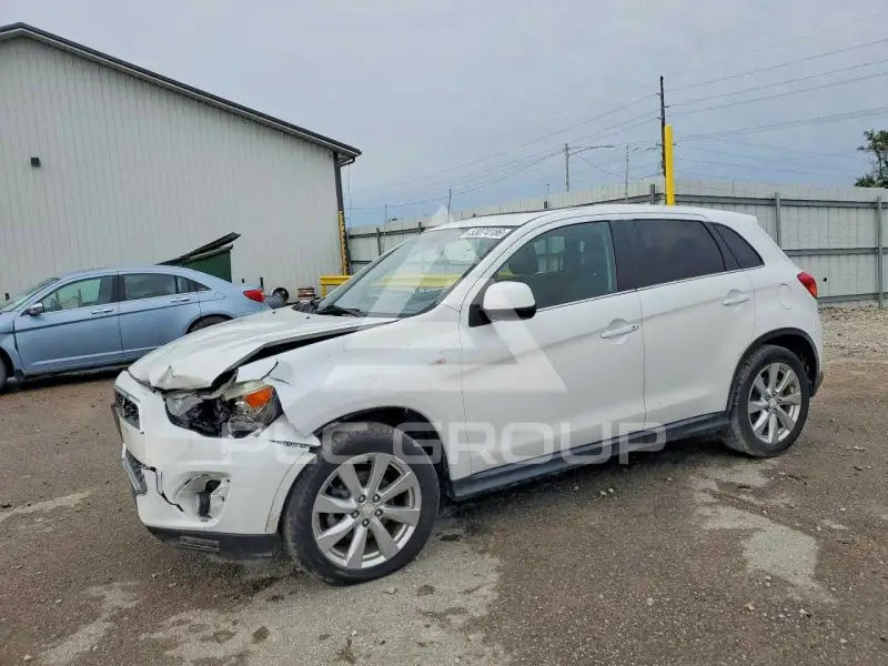 2014 Mitsubishi OUTLANDER photo