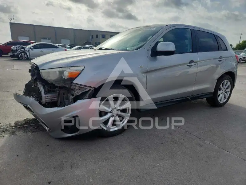 2014 Mitsubishi OUTLANDER photo