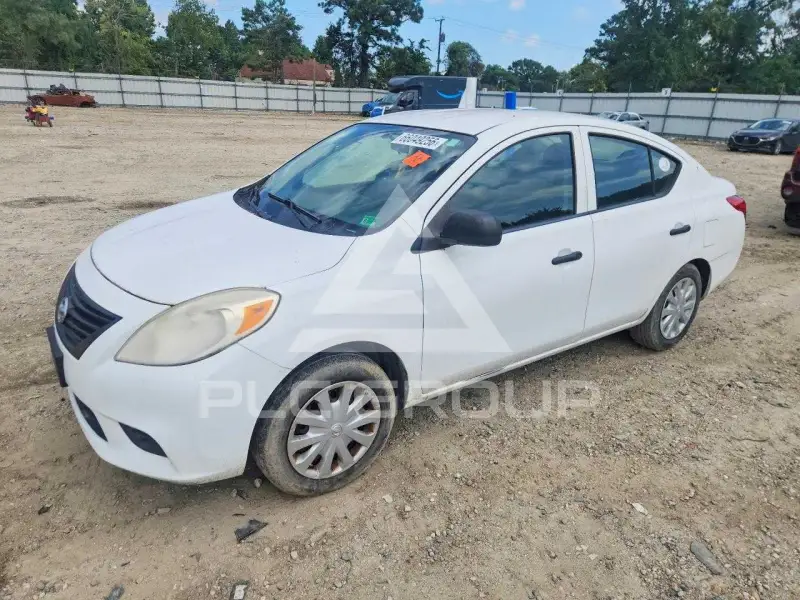 2014 Nissan VERSA photo