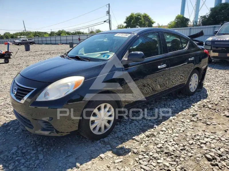 2014 Nissan VERSA photo