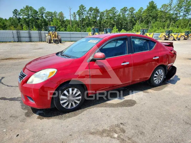 2014 Nissan VERSA photo