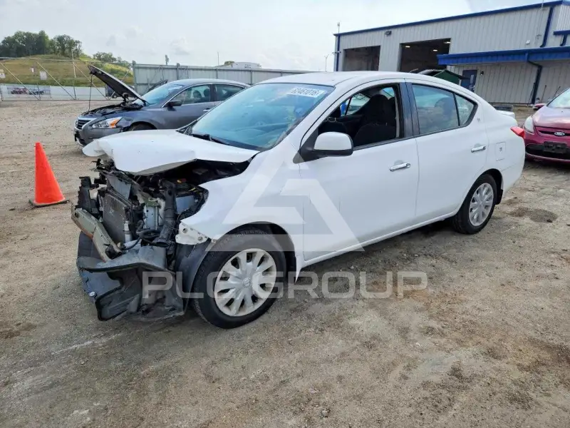 2014 Nissan VERSA фото