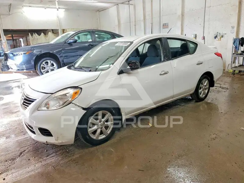 2014 Nissan VERSA фото
