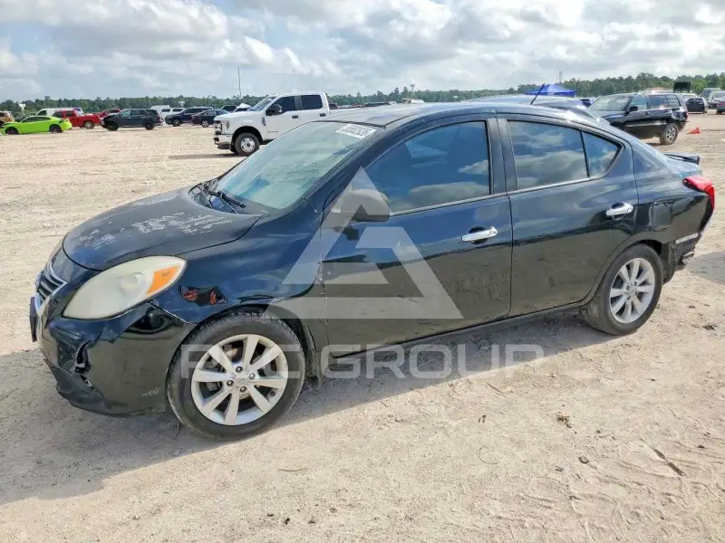 2014 Nissan VERSA photo