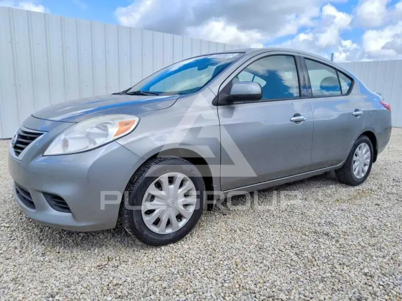 2014 Nissan VERSA photo