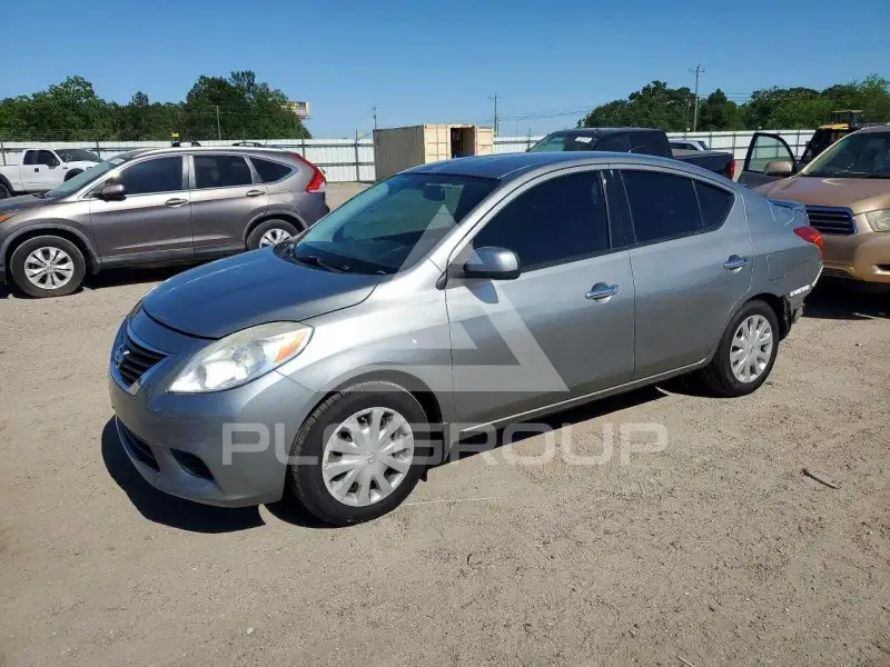 2014 Nissan VERSA photo