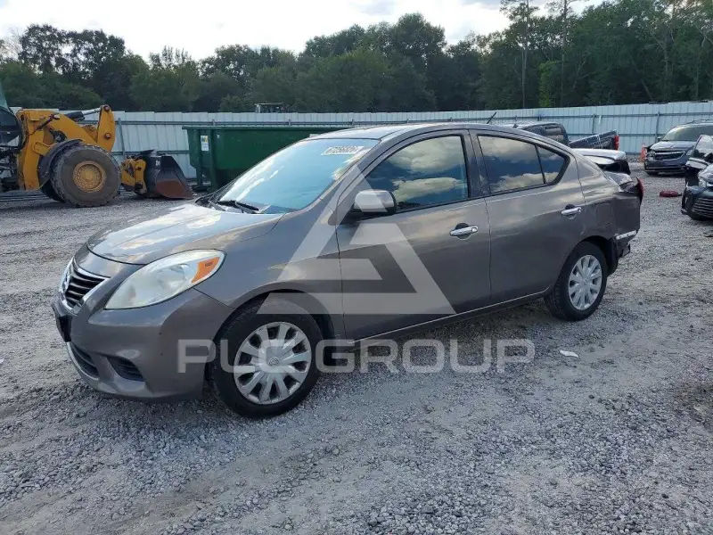 2014 Nissan VERSA фото