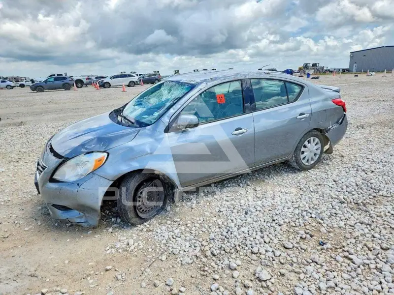 2014 Nissan VERSA фото