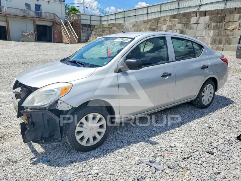 2014 Nissan VERSA photo