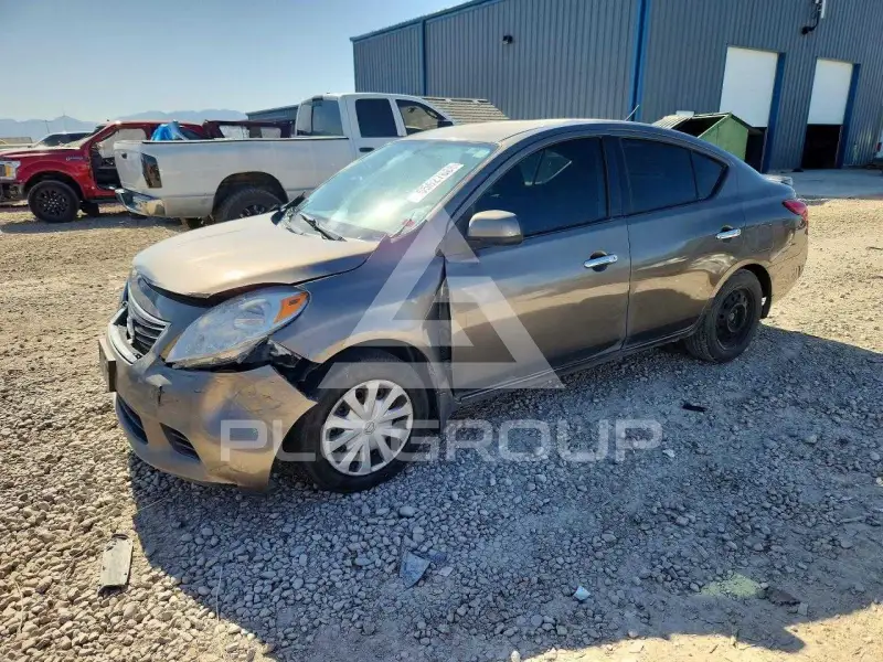 2014 Nissan VERSA photo