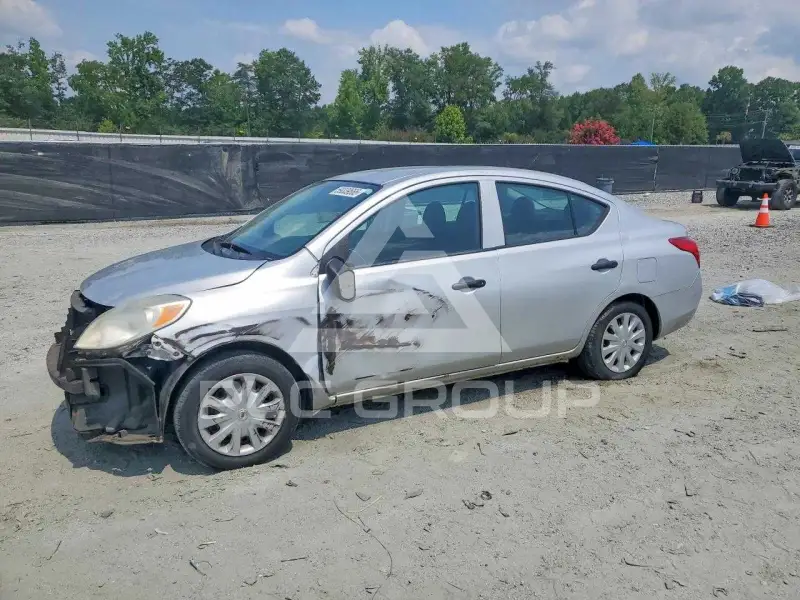 2014 Nissan VERSA фото