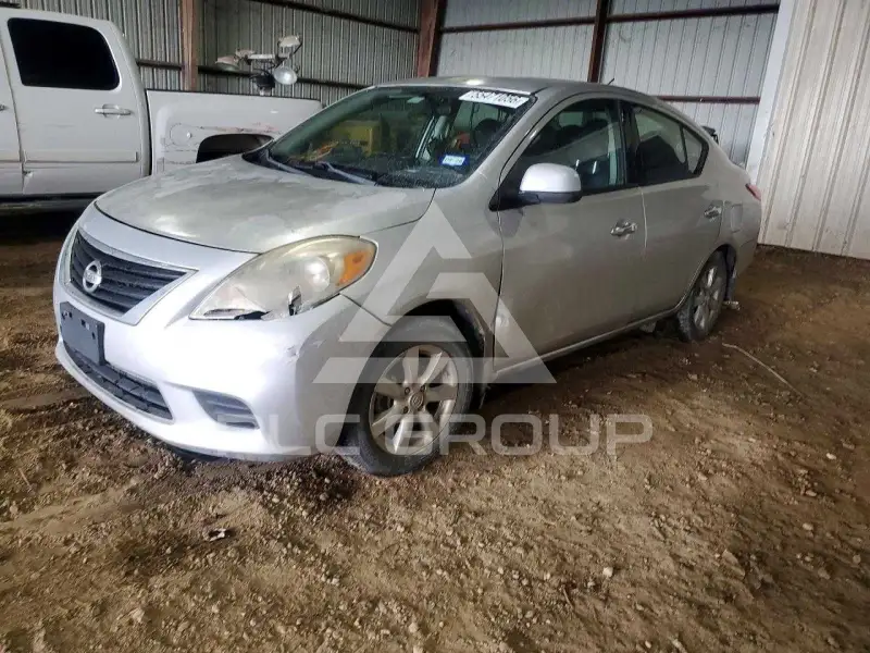 2014 Nissan VERSA photo