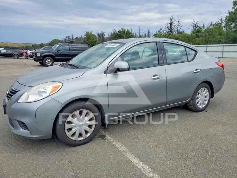 2014 Nissan VERSA фото