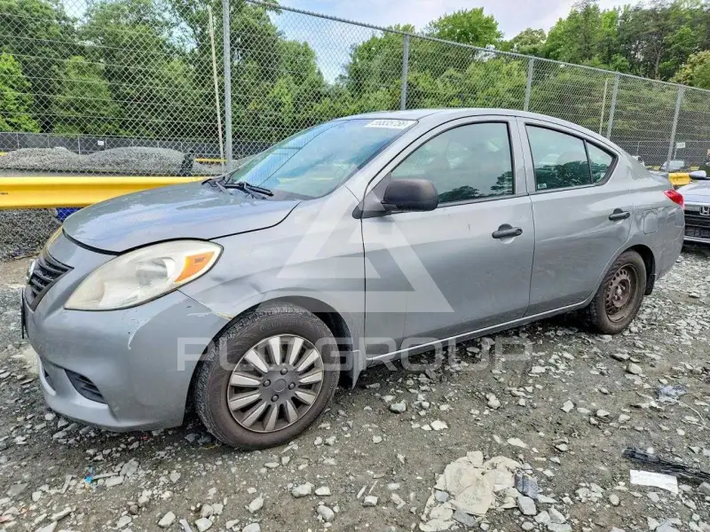 2014 Nissan VERSA photo