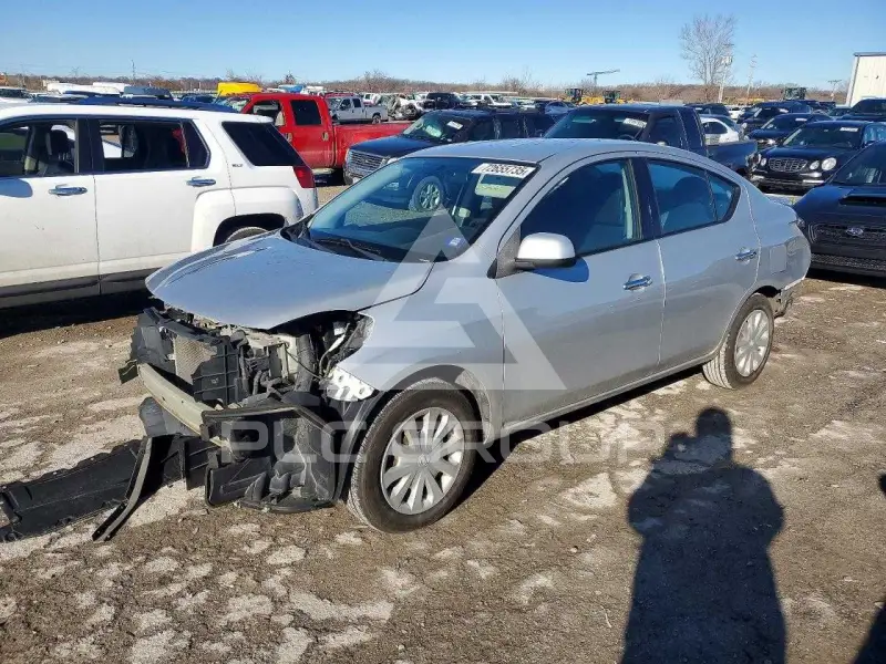2014 Nissan VERSA photo