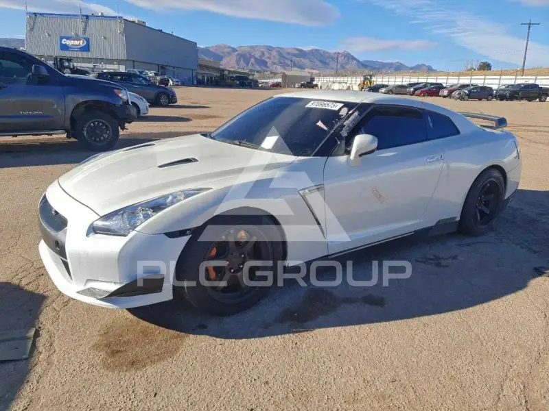 2014 Nissan GTR фото