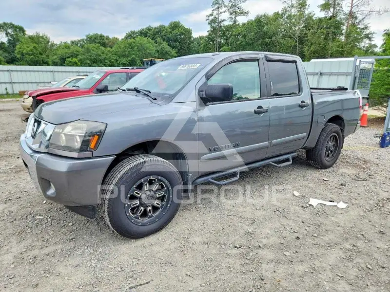 2014 Nissan TITAN photo