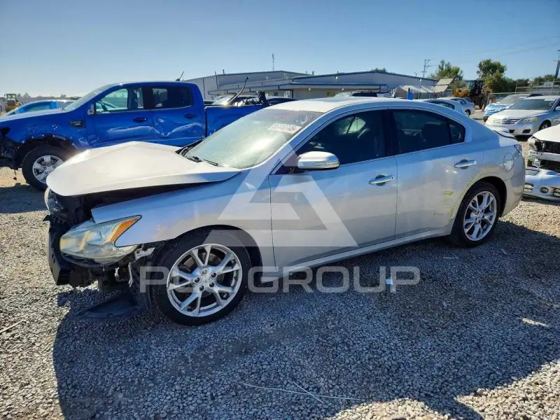 2014 Nissan MAXIMA photo