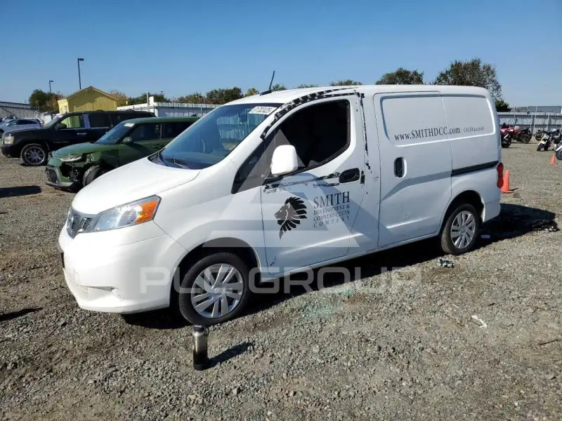 2014 Nissan NV 200 фото