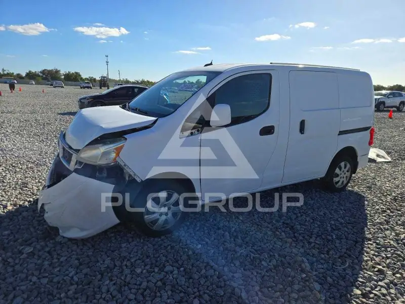 2014 Nissan NV photo