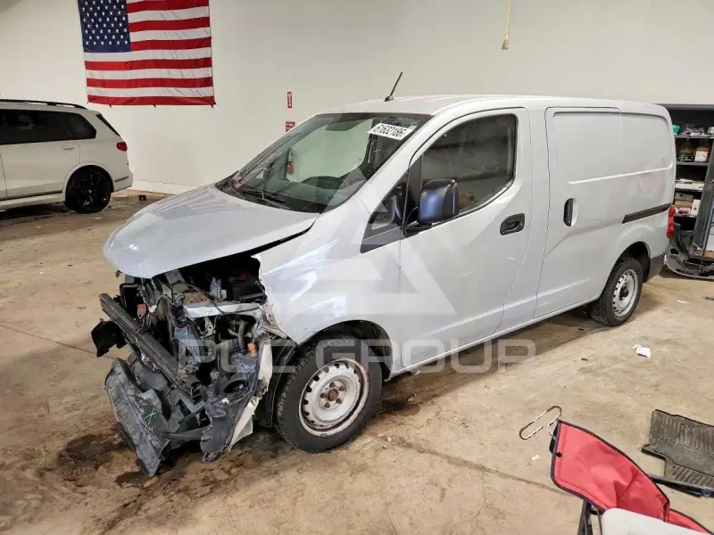 2014 Nissan NV 200 photo