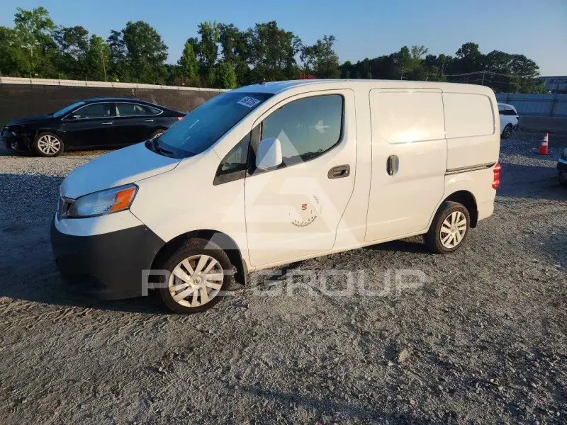 2014 Nissan NV 200 photo