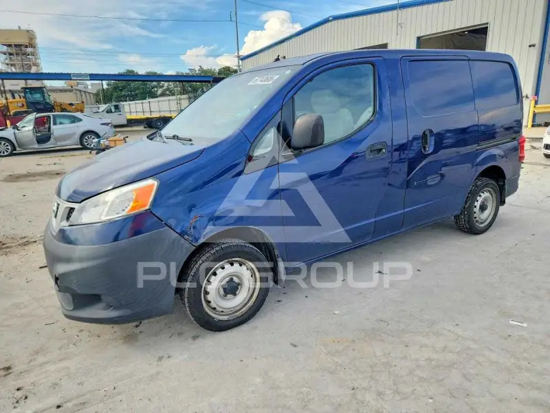 2014 Nissan NV photo
