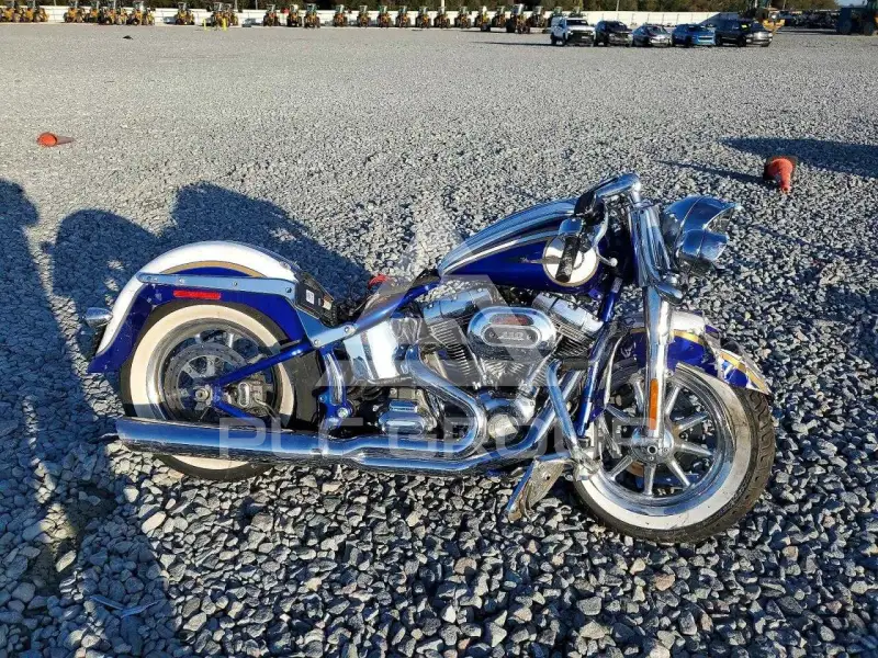 2014 Harley-Davidson FLHT photo