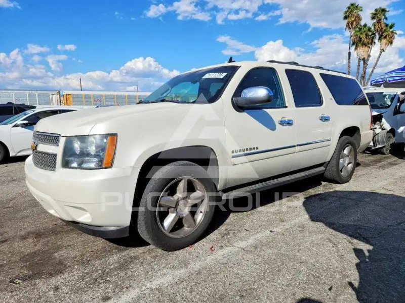 2014 Chevrolet Suburan фото