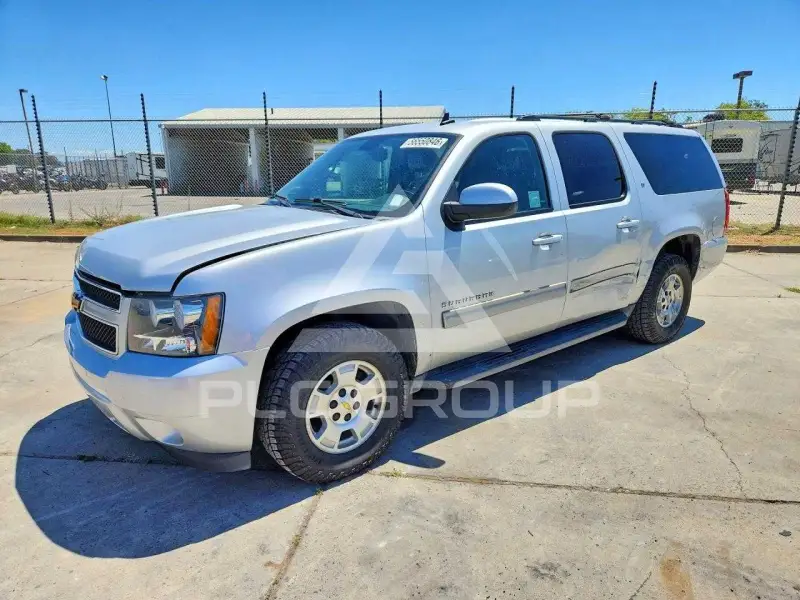 2014 Chevrolet Suburan photo