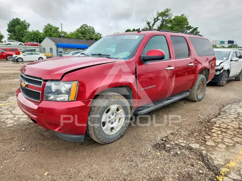 2014 Chevrolet Suburan photo