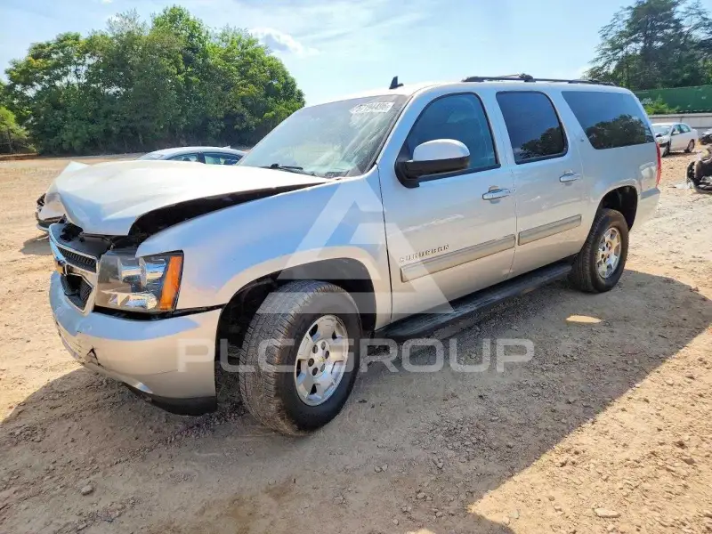 2014 Chevrolet Suburan photo
