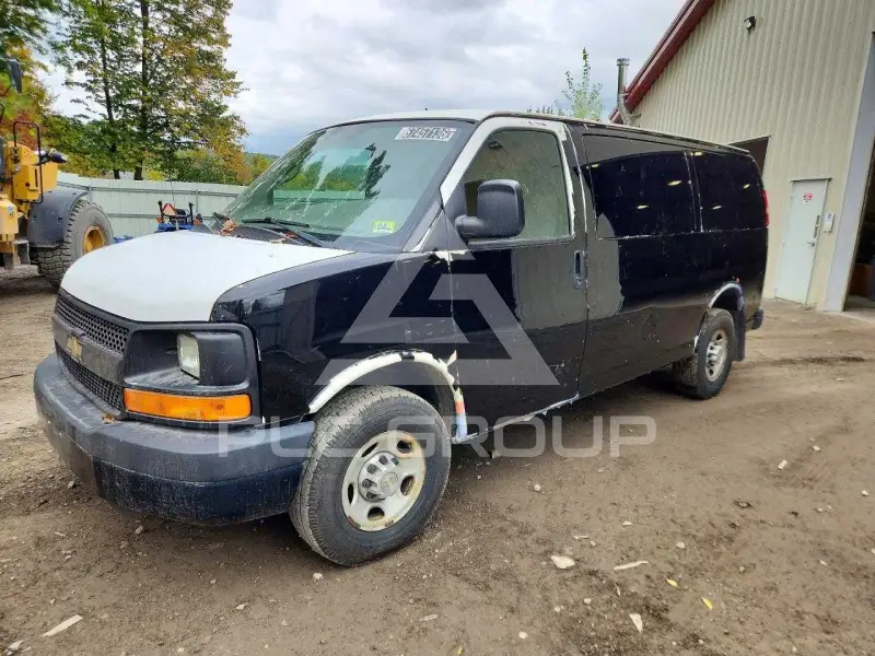 2014 Chevrolet Express photo