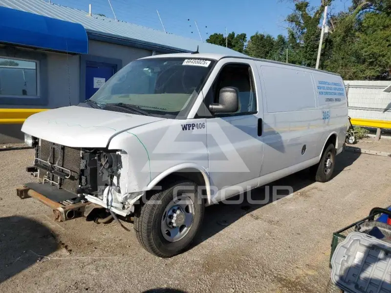 2014 Chevrolet Express photo