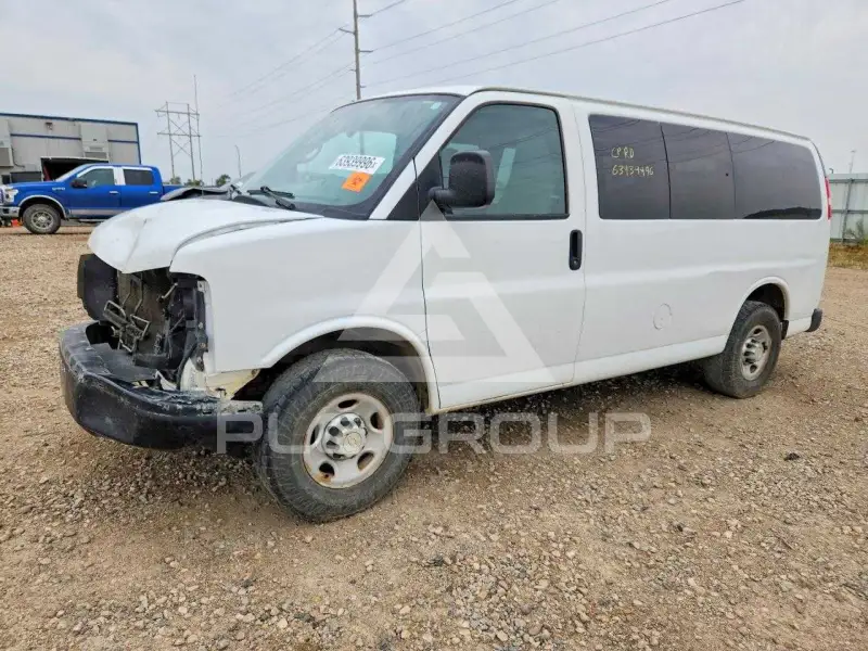 2014 Chevrolet Express photo