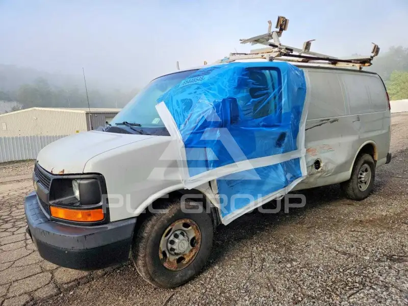 2014 Chevrolet Express photo