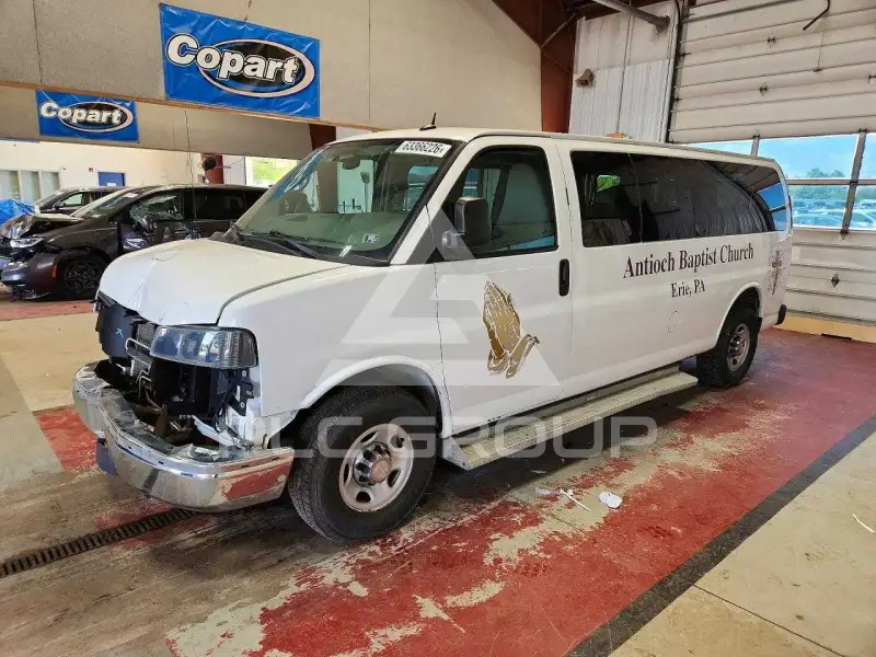 2014 Chevrolet Express photo