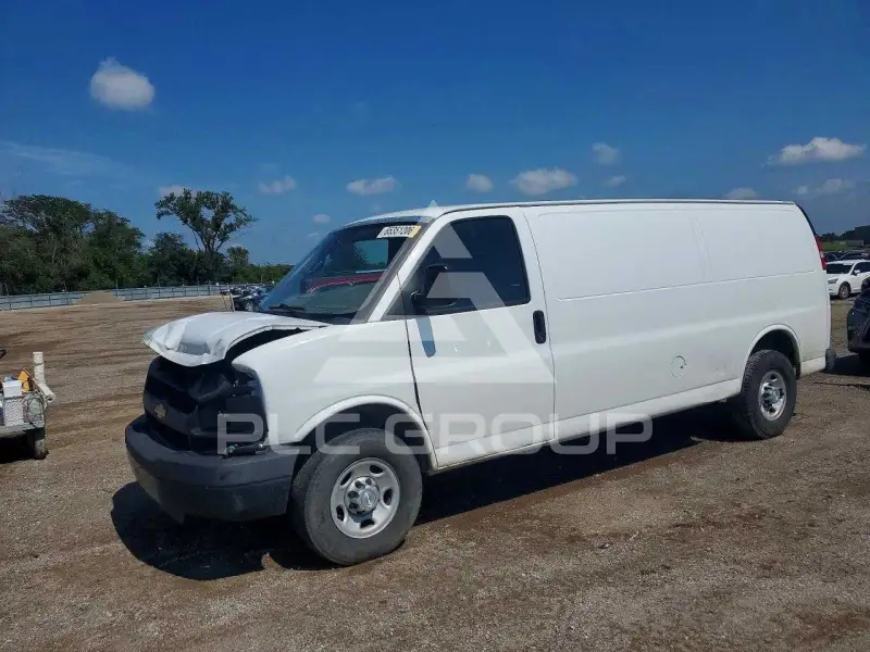 2014 Chevrolet Express photo