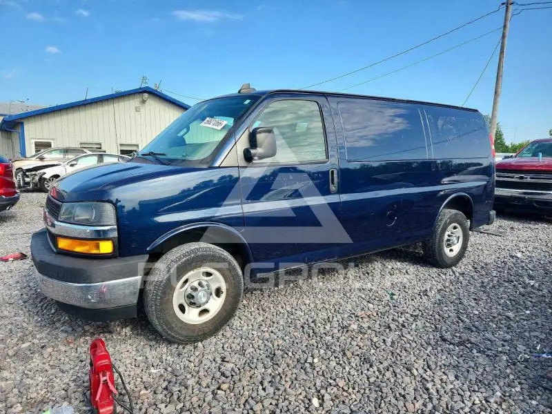 2014 Chevrolet Express photo
