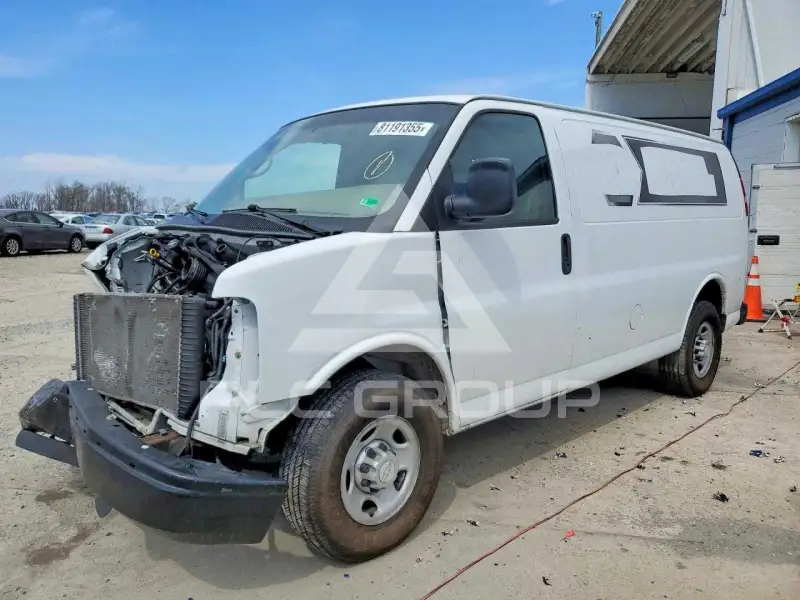 2014 Chevrolet Express photo