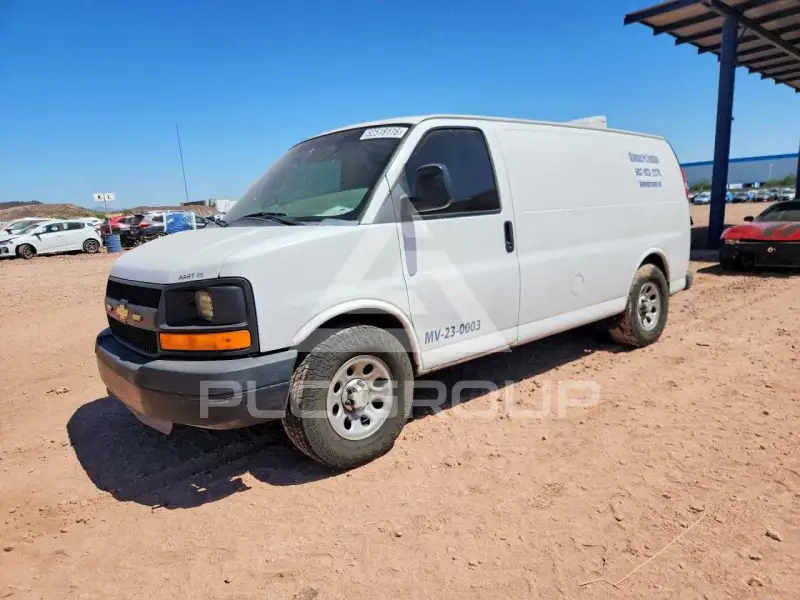 2014 Chevrolet Express photo