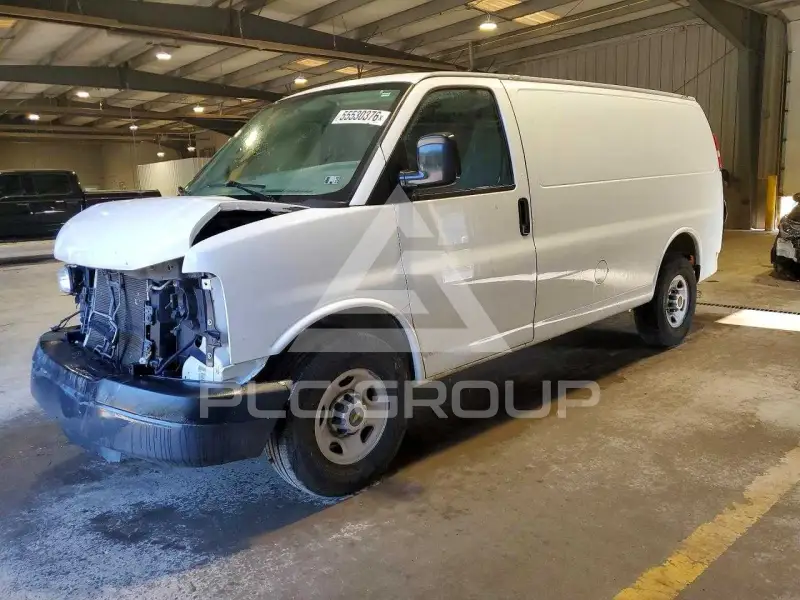 2014 Chevrolet Express photo